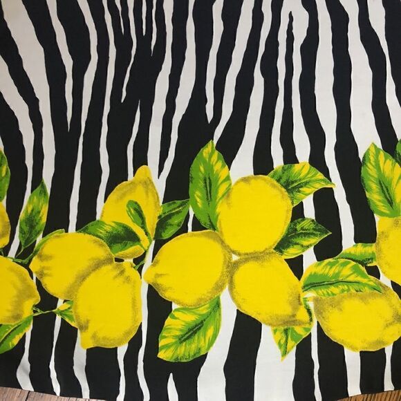 👗🌸HOST PICK🌸👗Bloomingdales Silk Zebra Shift Dress with Lemons at Hem - Picture 5 of 10